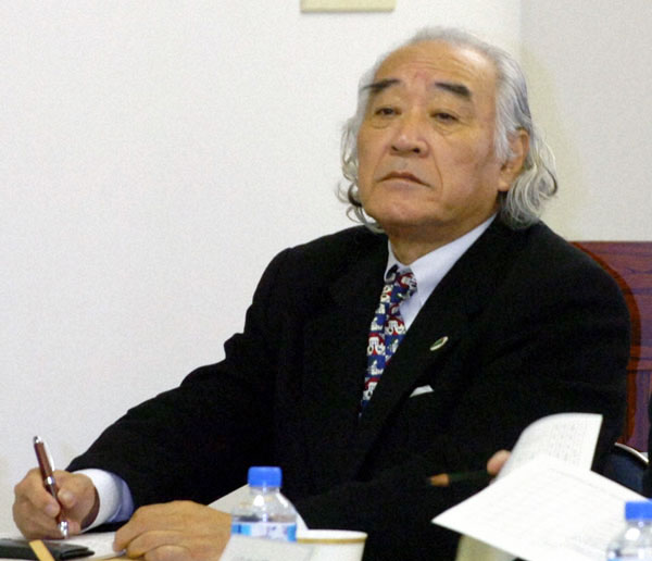 第79回選抜選考委員会の21世紀枠推薦理由説明会で特別選考委員として各校についての報告を聞く佐山さん＝2007年1月26日（毎日新聞社提供）